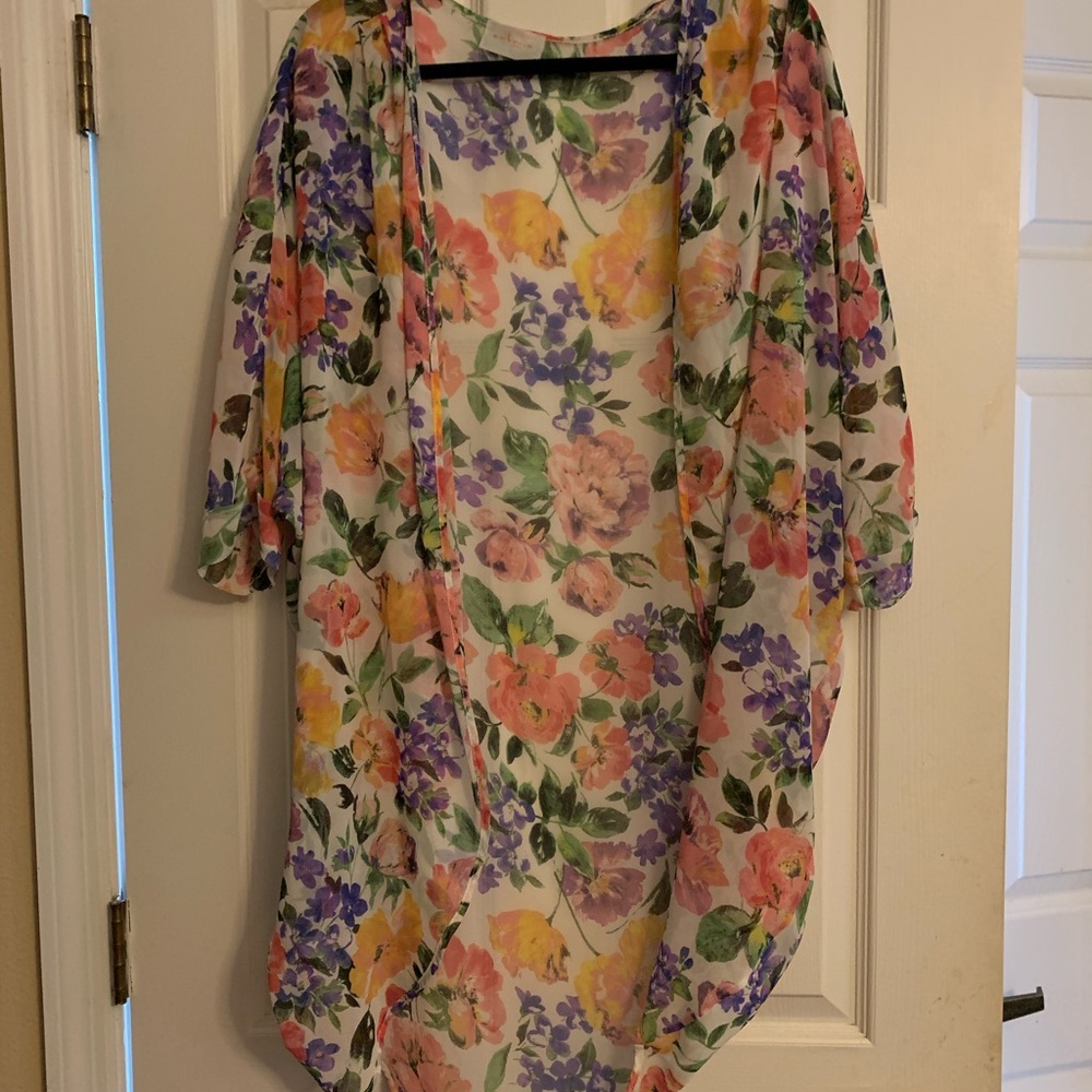 Short sleeve flowy kimono!